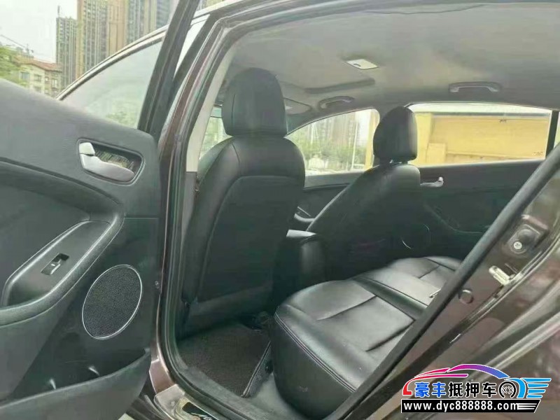 17年起亚K3轿车抵押车出售