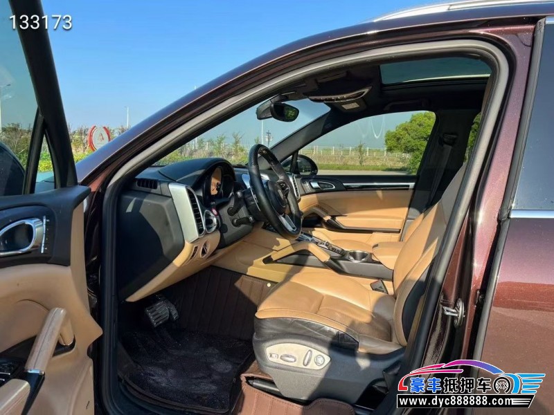 16年保时捷卡宴轿车抵押车出售