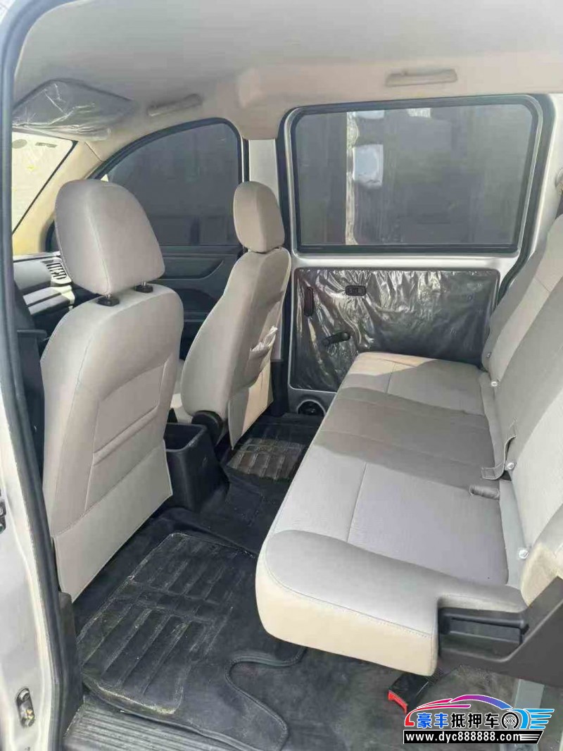 24年五菱汽车五菱宏光轿车抵押车出售