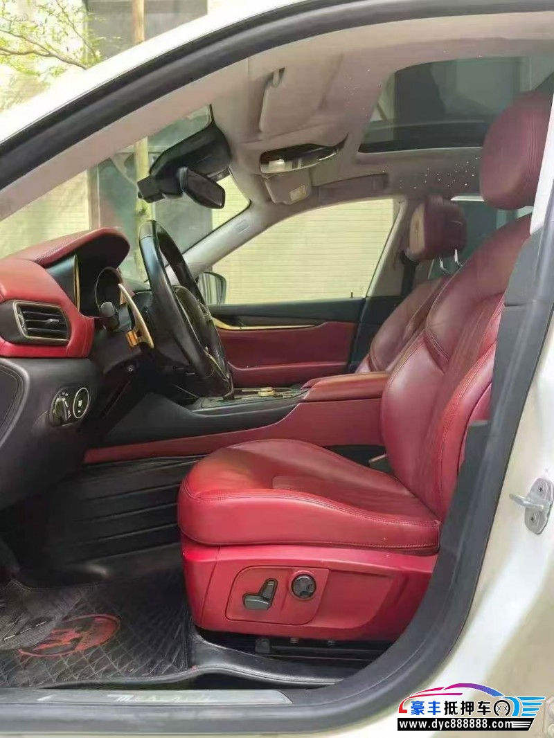 17年玛莎拉蒂莱万特轿车抵押车出售