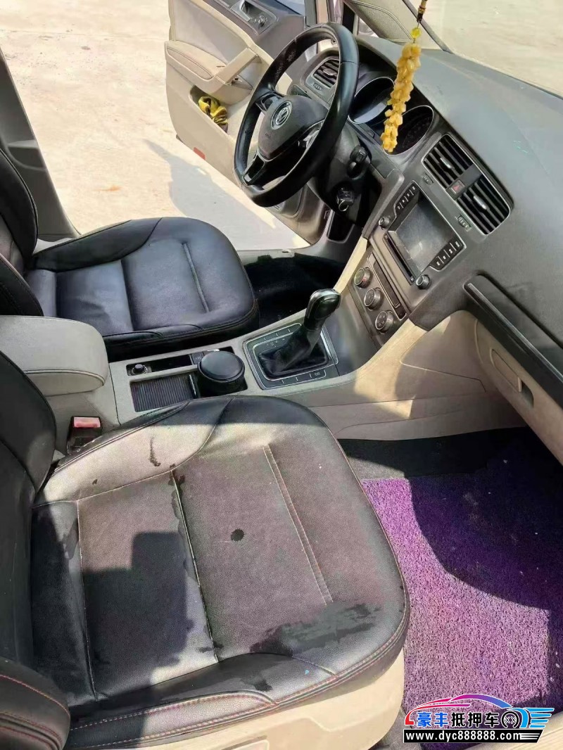 15年大众高尔夫轿车抵押车出售