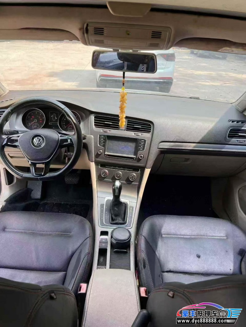 15年大众高尔夫轿车抵押车出售