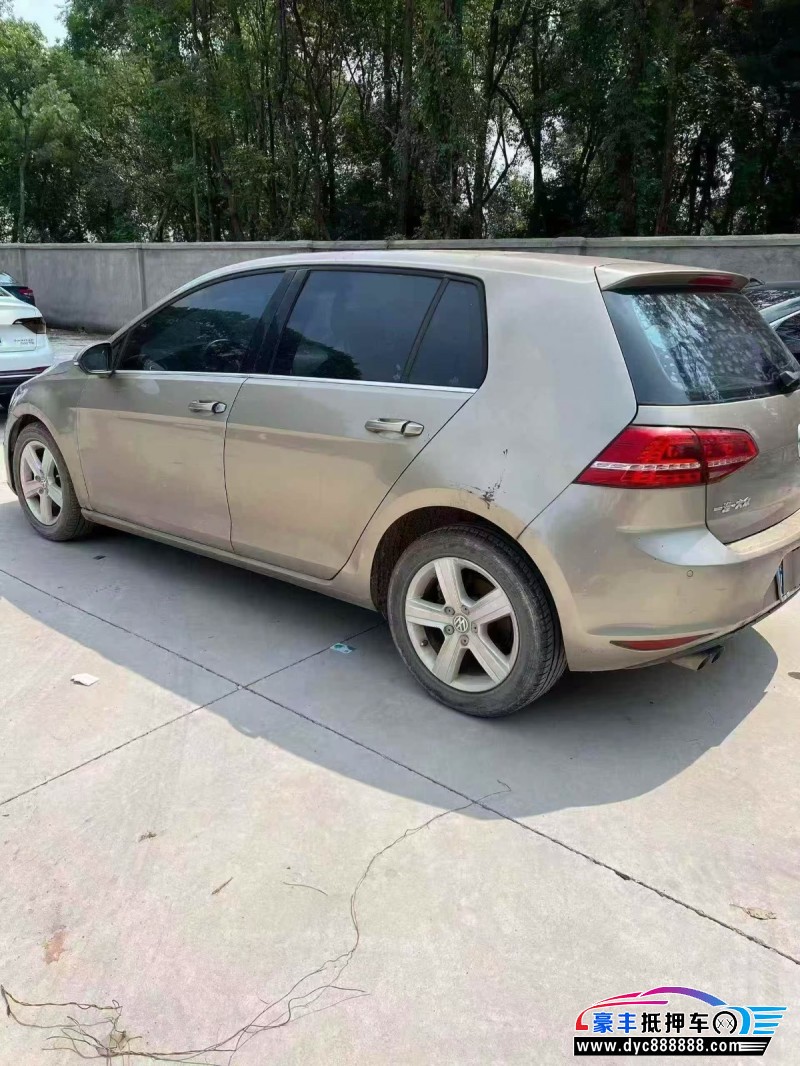 15年大众高尔夫轿车抵押车出售