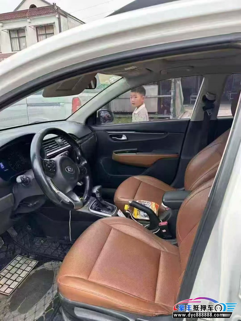 19年起亚KX CROSS轿车抵押车出售