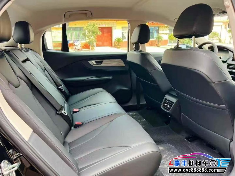 25年红旗EQM5轿车抵押车出售