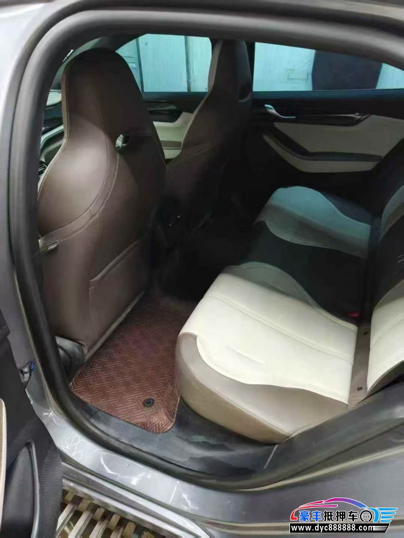 23年比亚迪秦轿车抵押车出售