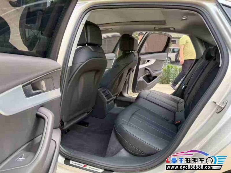 24年奥迪A4L轿车抵押车出售