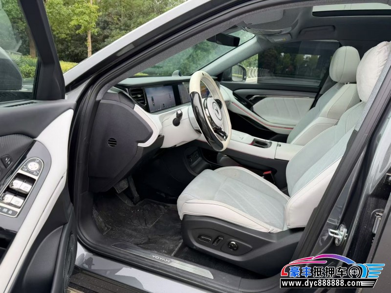 24年岚图FREE轿车抵押车出售