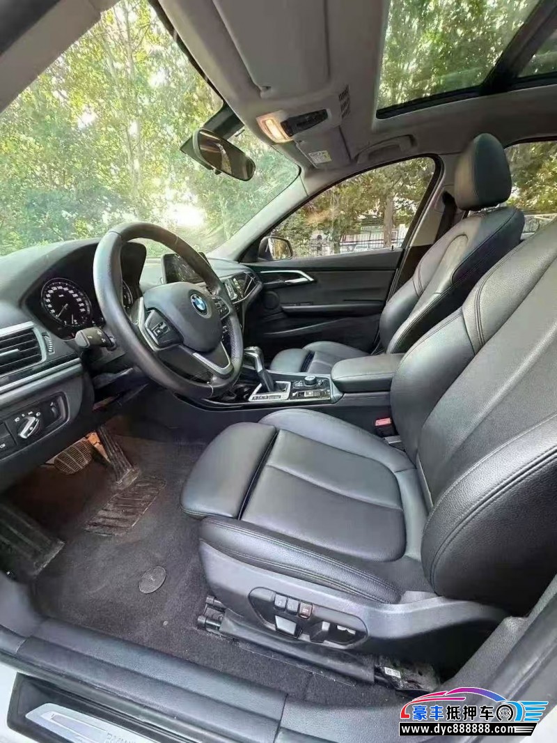 19年宝马1系轿车抵押车出售