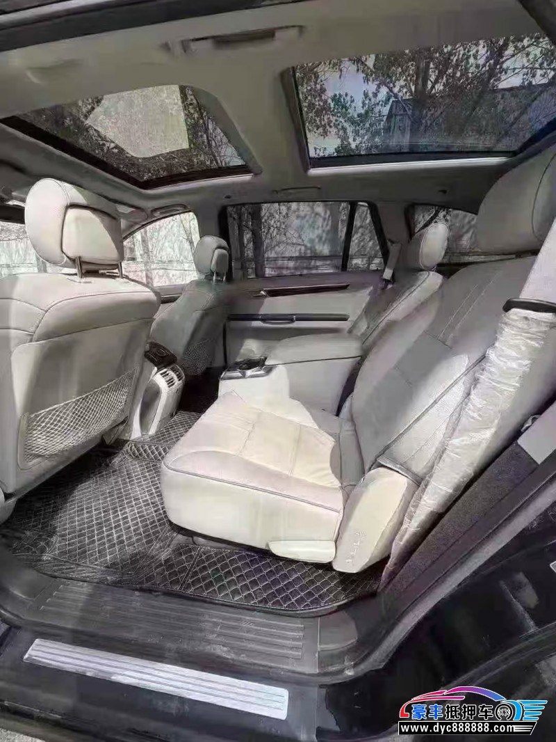 12年奔驰R轿车抵押车出售