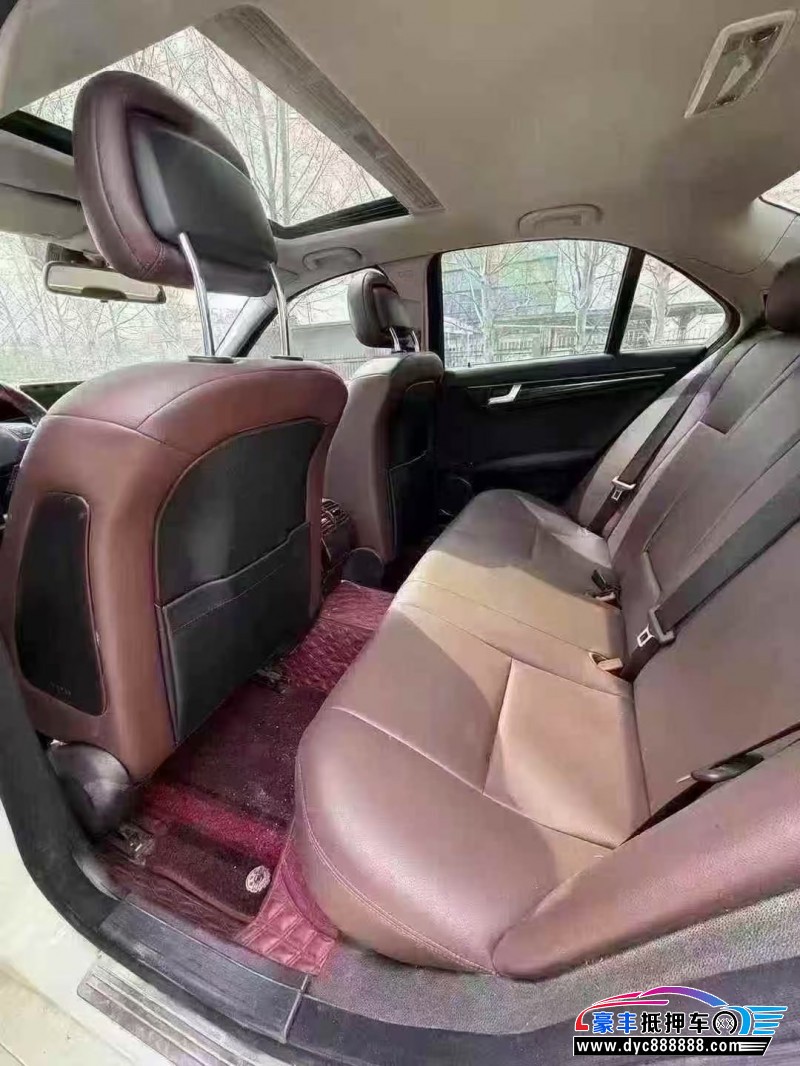 13年奔驰C轿车抵押车出售