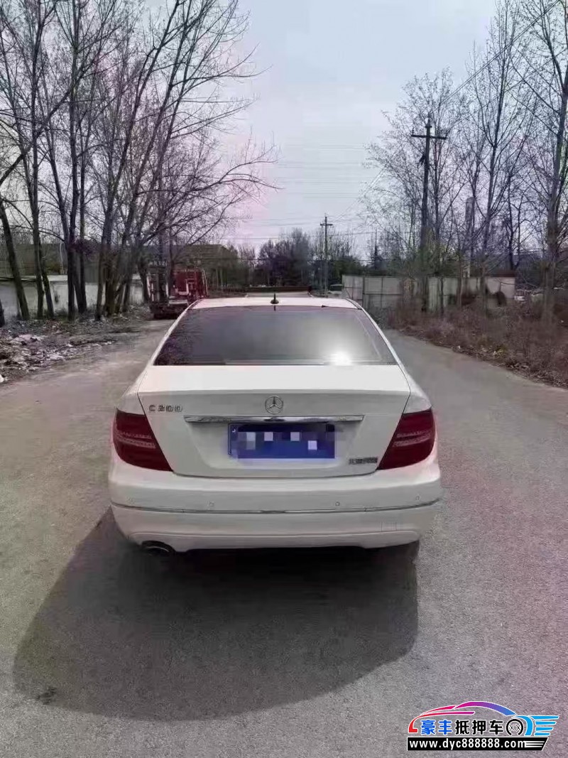 13年奔驰C轿车抵押车出售