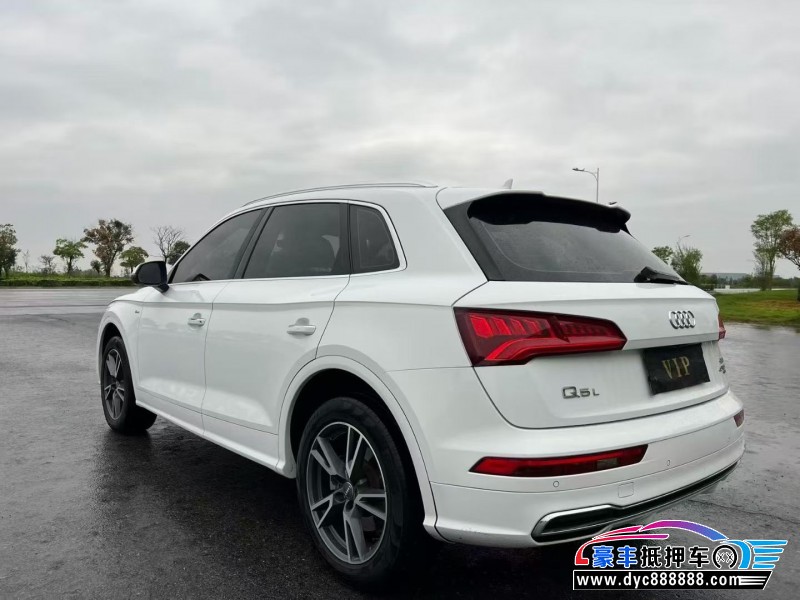 19年奥迪Q5轿车抵押车出售