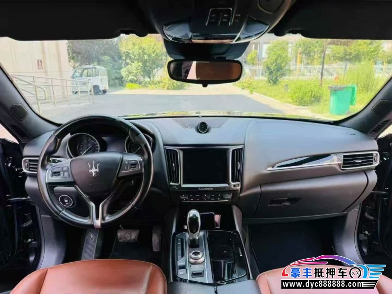 18年玛莎拉蒂莱万特轿车抵押车出售