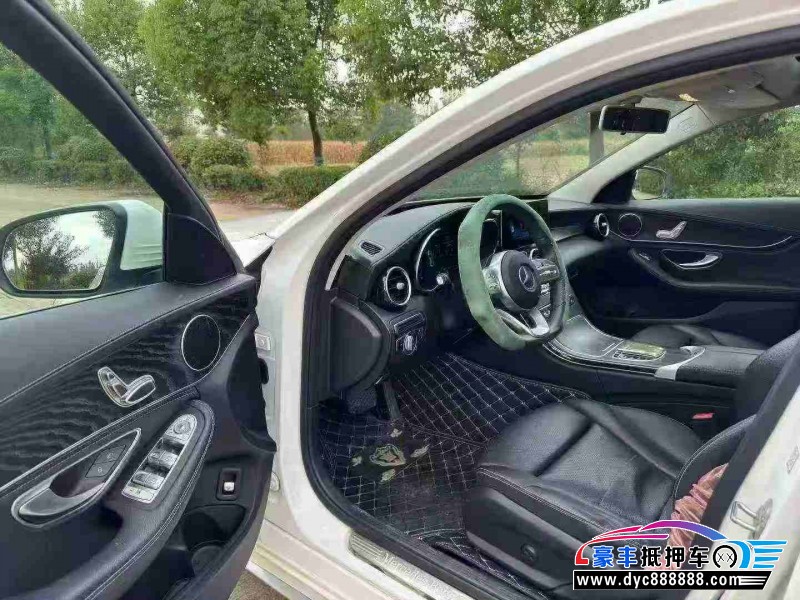 20年奔驰C轿车抵押车出售