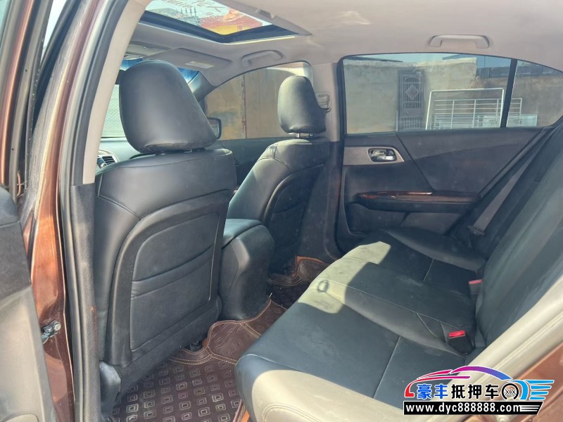 14年本田雅阁轿车抵押车出售