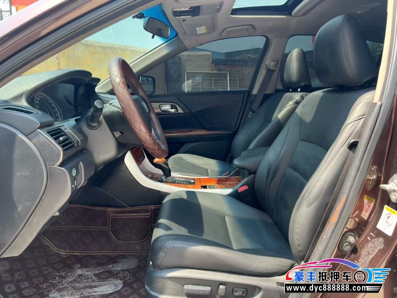 14年本田雅阁轿车抵押车出售