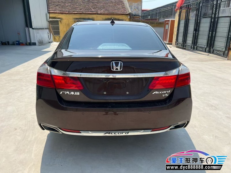 14年本田雅阁轿车抵押车出售