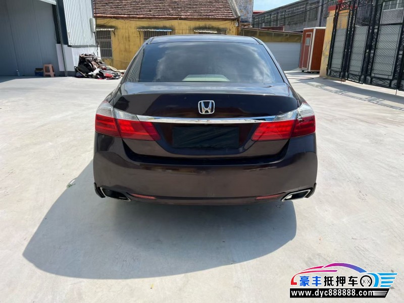 13年本田雅阁轿车抵押车出售