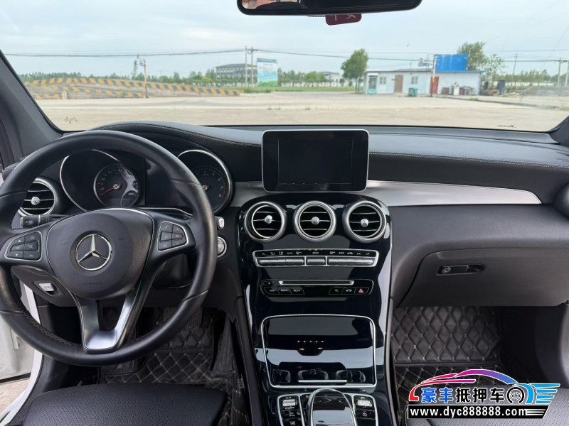 19年奔驰GLC轿车抵押车出售