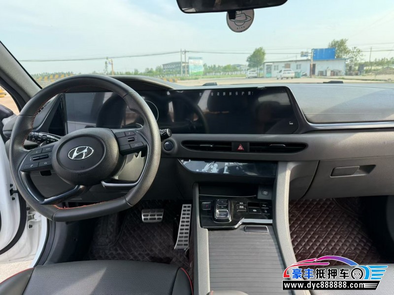 21年现代索纳塔轿车抵押车出售