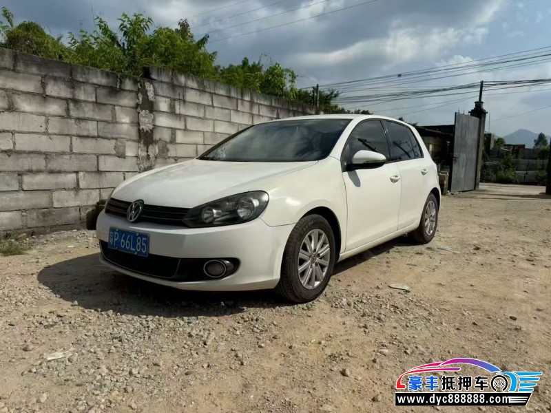 14年大众高尔夫轿车抵押车出售