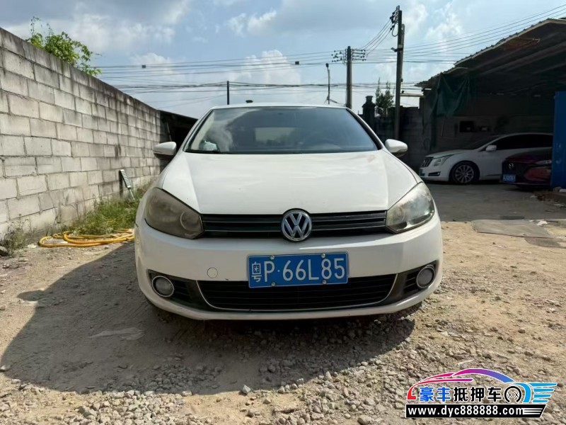 14年大众高尔夫轿车抵押车出售