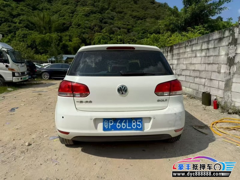 14年大众高尔夫轿车抵押车出售
