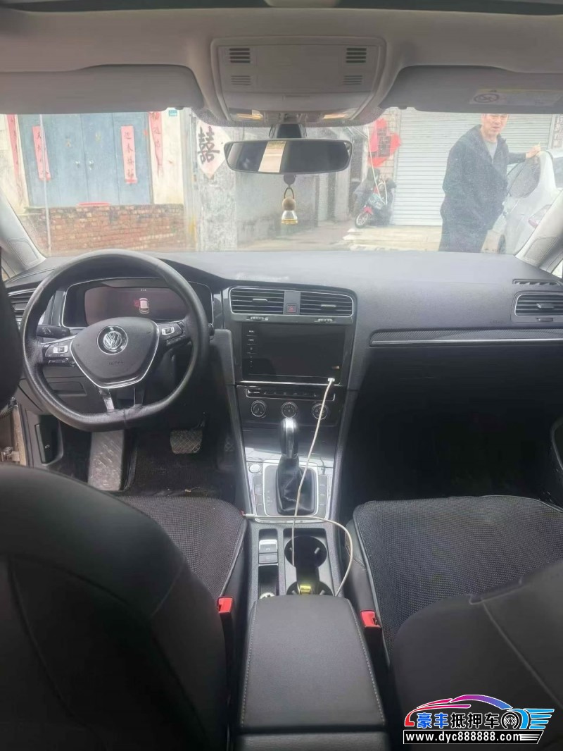 20年大众高尔夫轿车抵押车出售
