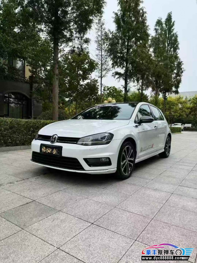 17年大众高尔夫轿车抵押车出售