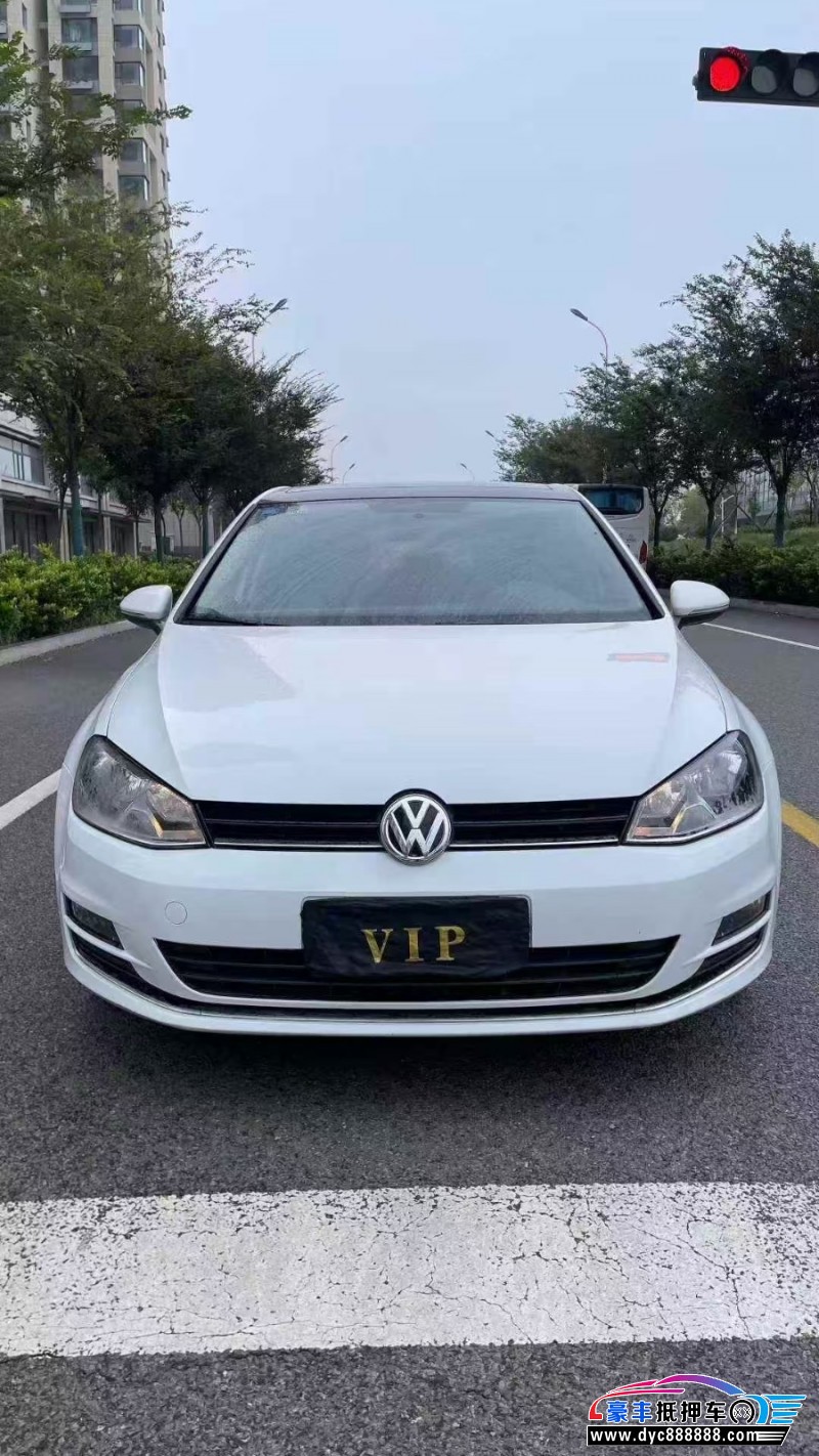 14年大众高尔夫轿车抵押车出售