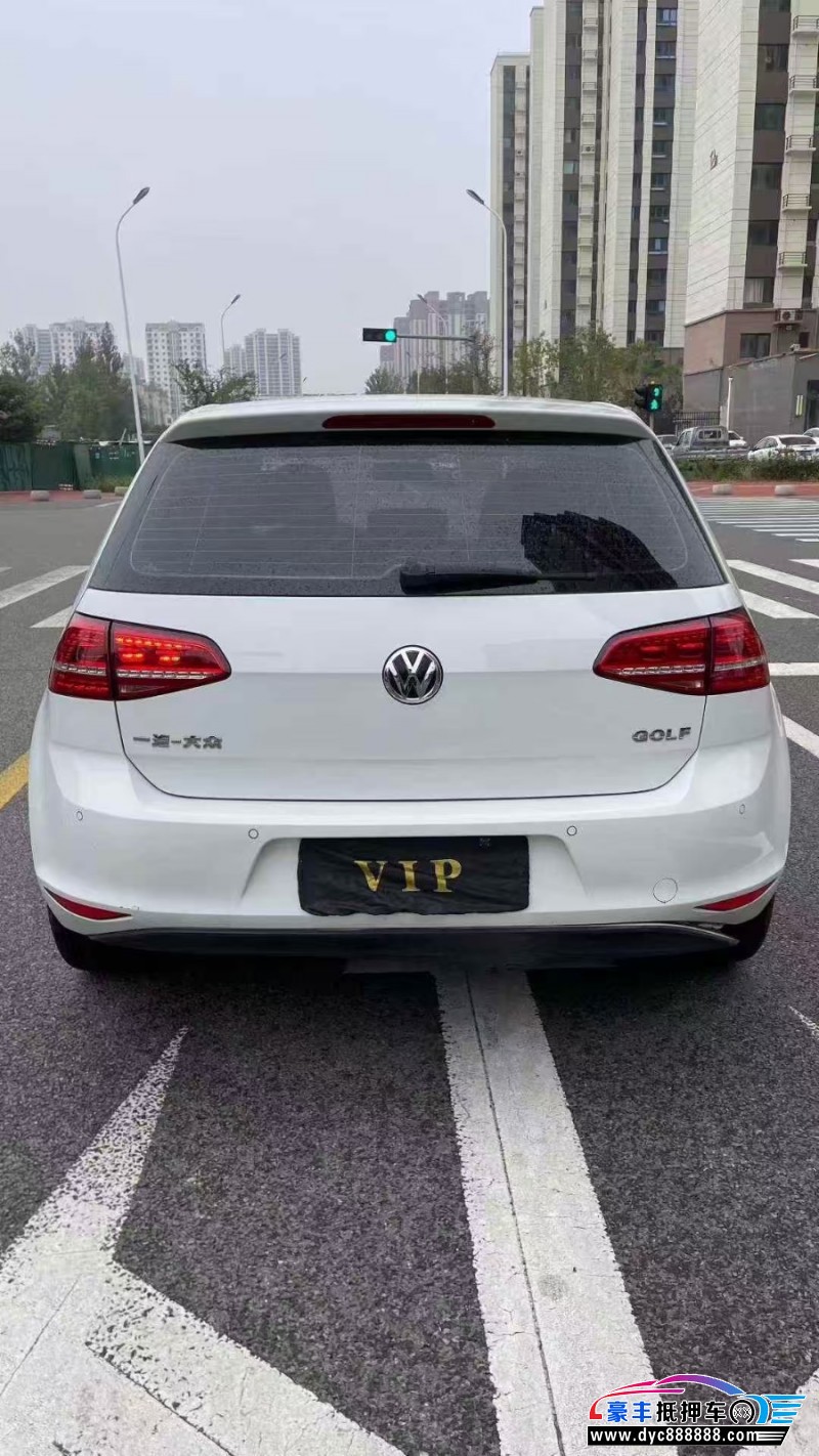 14年大众高尔夫轿车抵押车出售