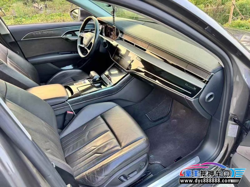 18年奥迪A8L轿车抵押车出售