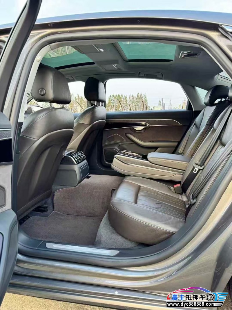 18年奥迪A8L轿车抵押车出售