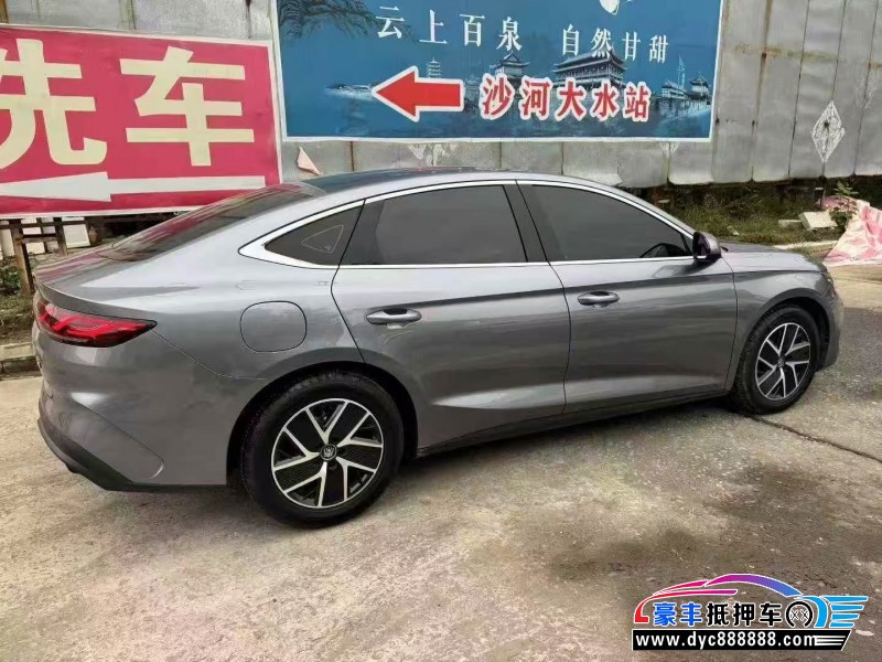 25年比亚迪秦轿车抵押车出售