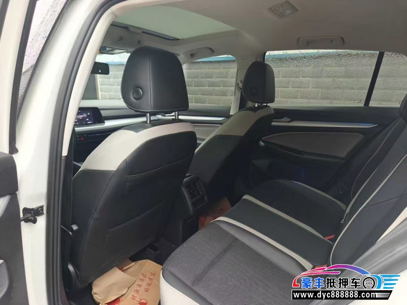 21年大众高尔夫轿车抵押车出售