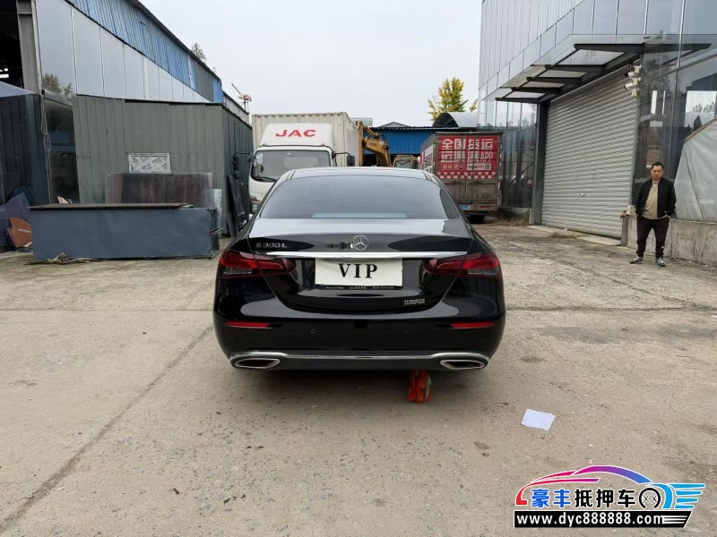 22年奔驰E轿车抵押车出售