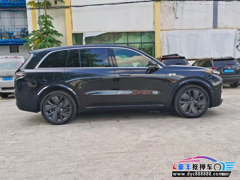 25年理想L8轿车抵押车出售