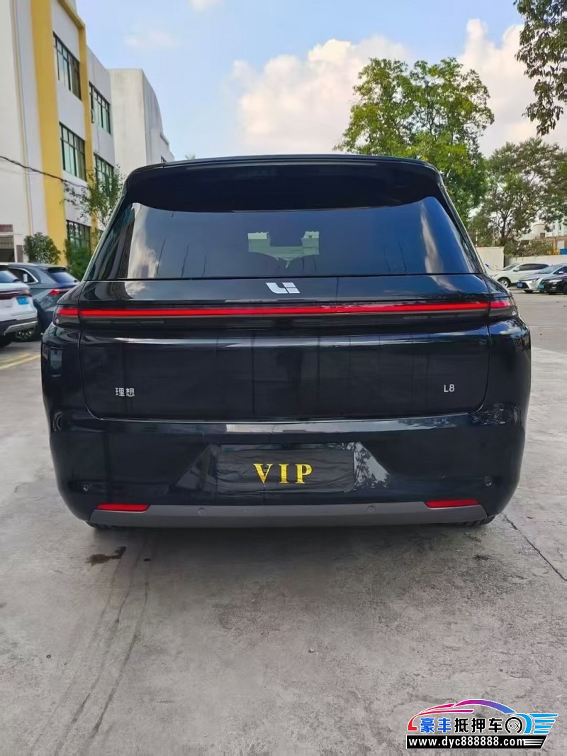 25年理想L8轿车抵押车出售