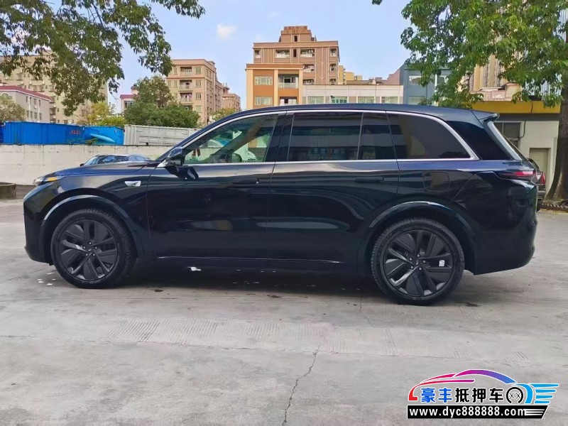 25年理想L8轿车抵押车出售