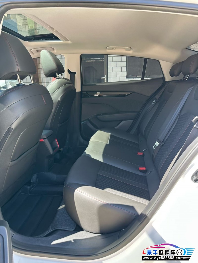 22年东风风神奕炫轿车抵押车出售