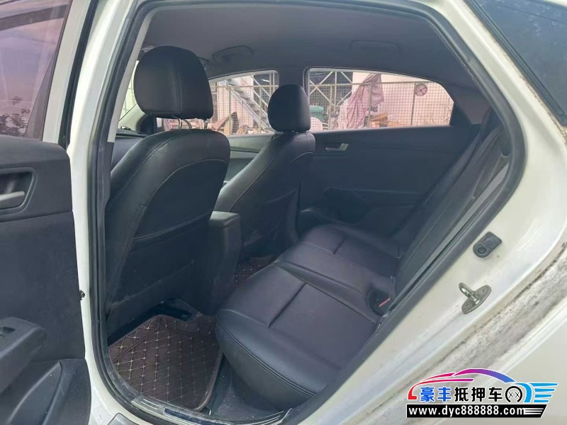 17年现代悦纳轿车抵押车出售