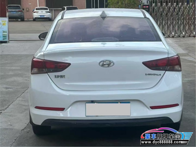 17年现代悦纳轿车抵押车出售