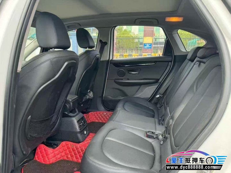 17年宝马2系轿车抵押车出售