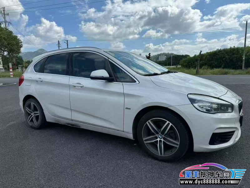 17年宝马2系轿车抵押车出售