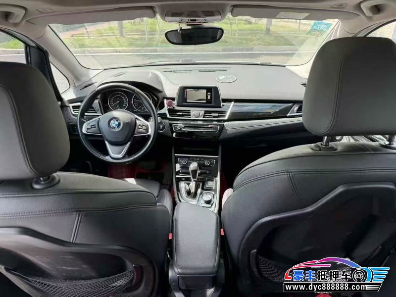 17年宝马2系轿车抵押车出售