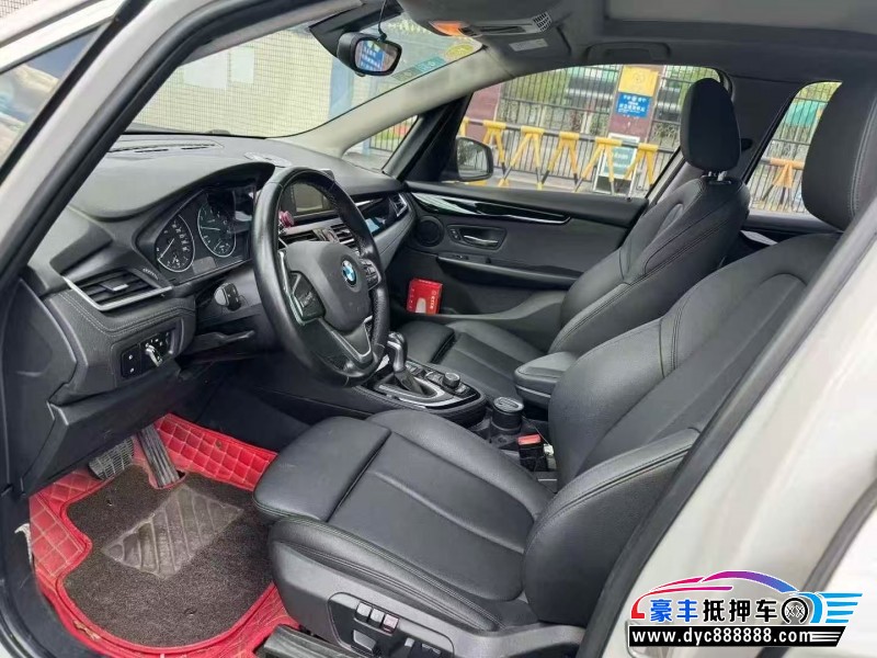 17年宝马2系轿车抵押车出售