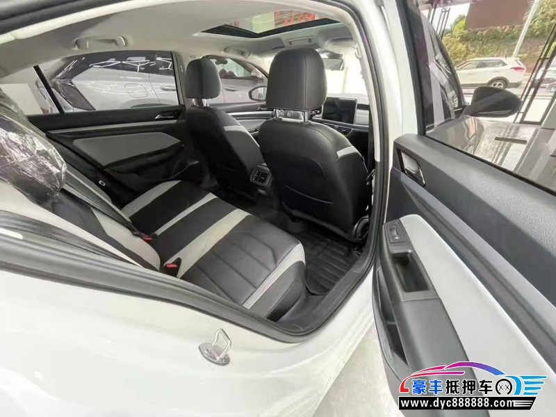 25年大众宝来轿车抵押车出售