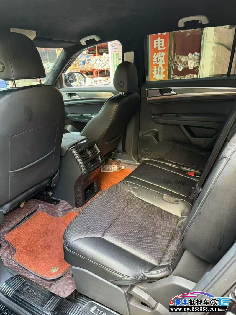 20年大众途昂轿车抵押车出售