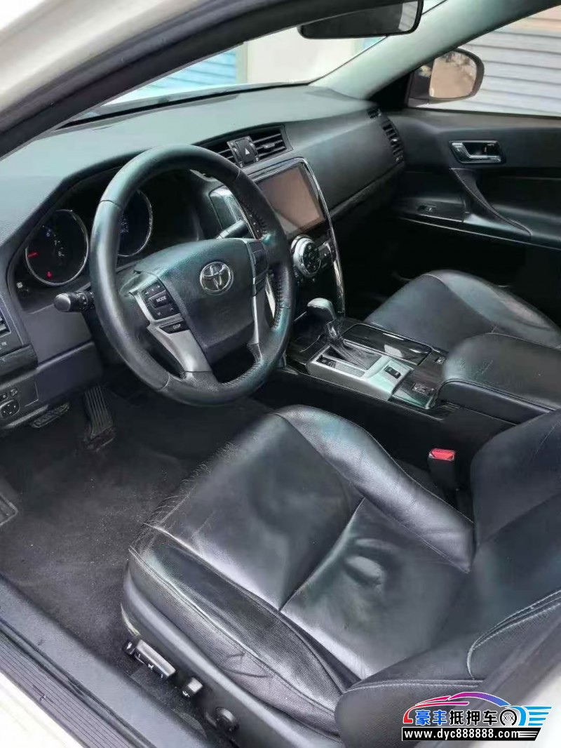 12年丰田锐志轿车抵押车出售